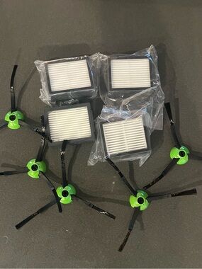 iRobot Roomba E,I and J Series replacement filters and edge sweeping brushes